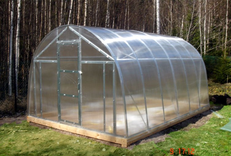 Теплица арочная